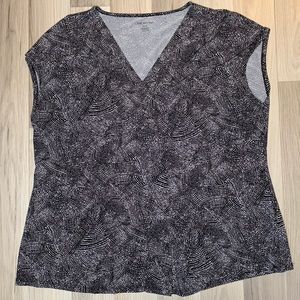 Lane Bryant V Neck Cap Sleeve Black White Top